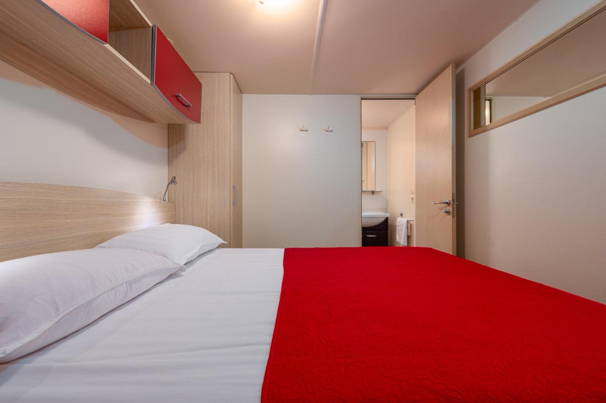 Camp Mrkva Mobile Homes With Pool Sukošan 外观 照片