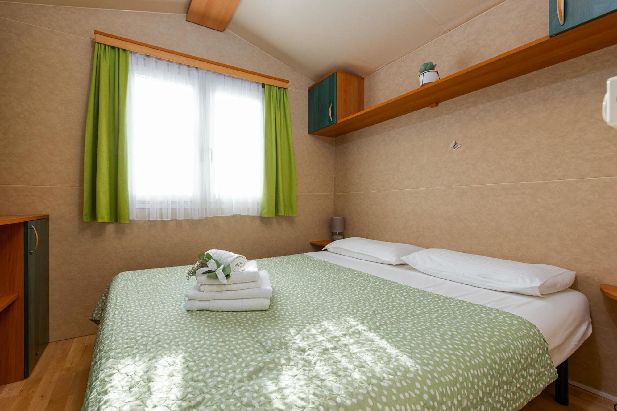 Camp Mrkva Mobile Homes With Pool Sukošan 外观 照片